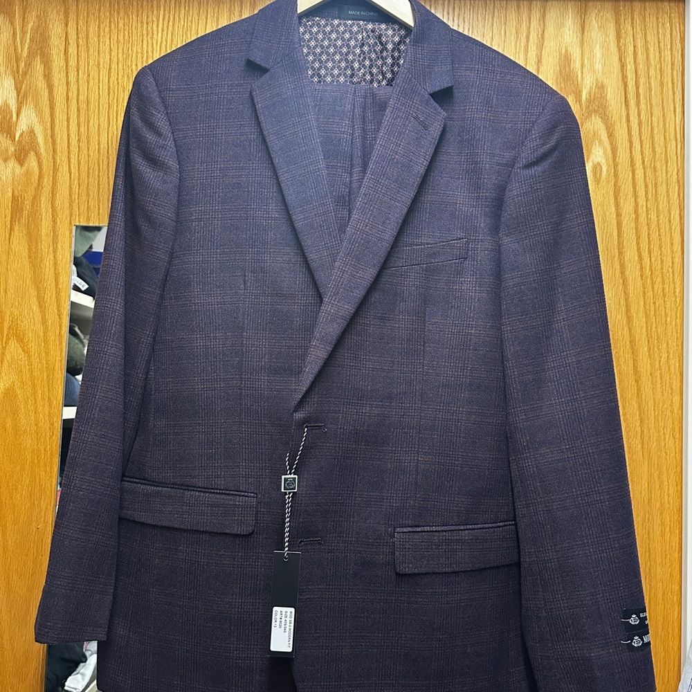 Men's Suit 40S